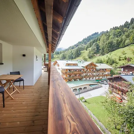 Aparthotel The Peak Premium 3*