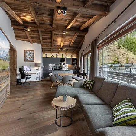 The Peak Premium Aparthotel 3*