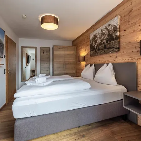 The Peak Premium Aparthotel Dienten am Hochkoenig